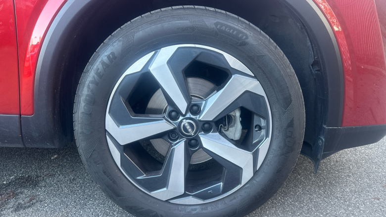 Nissan Qashqai 1.3 DiG-T MH N-Connecta 5dr Petrol Hatchback